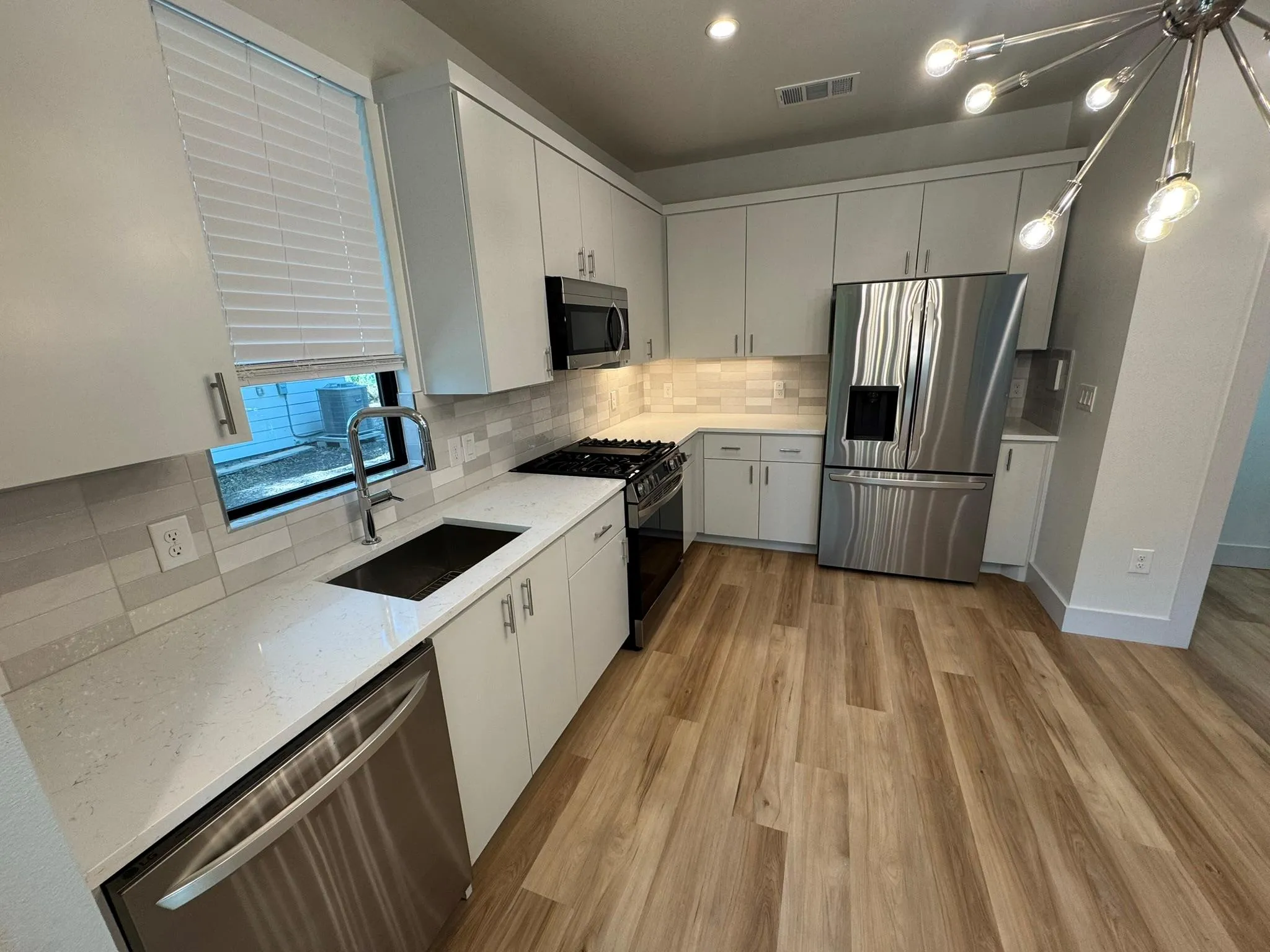 Photo 5 of 1133 WALTON LN #2