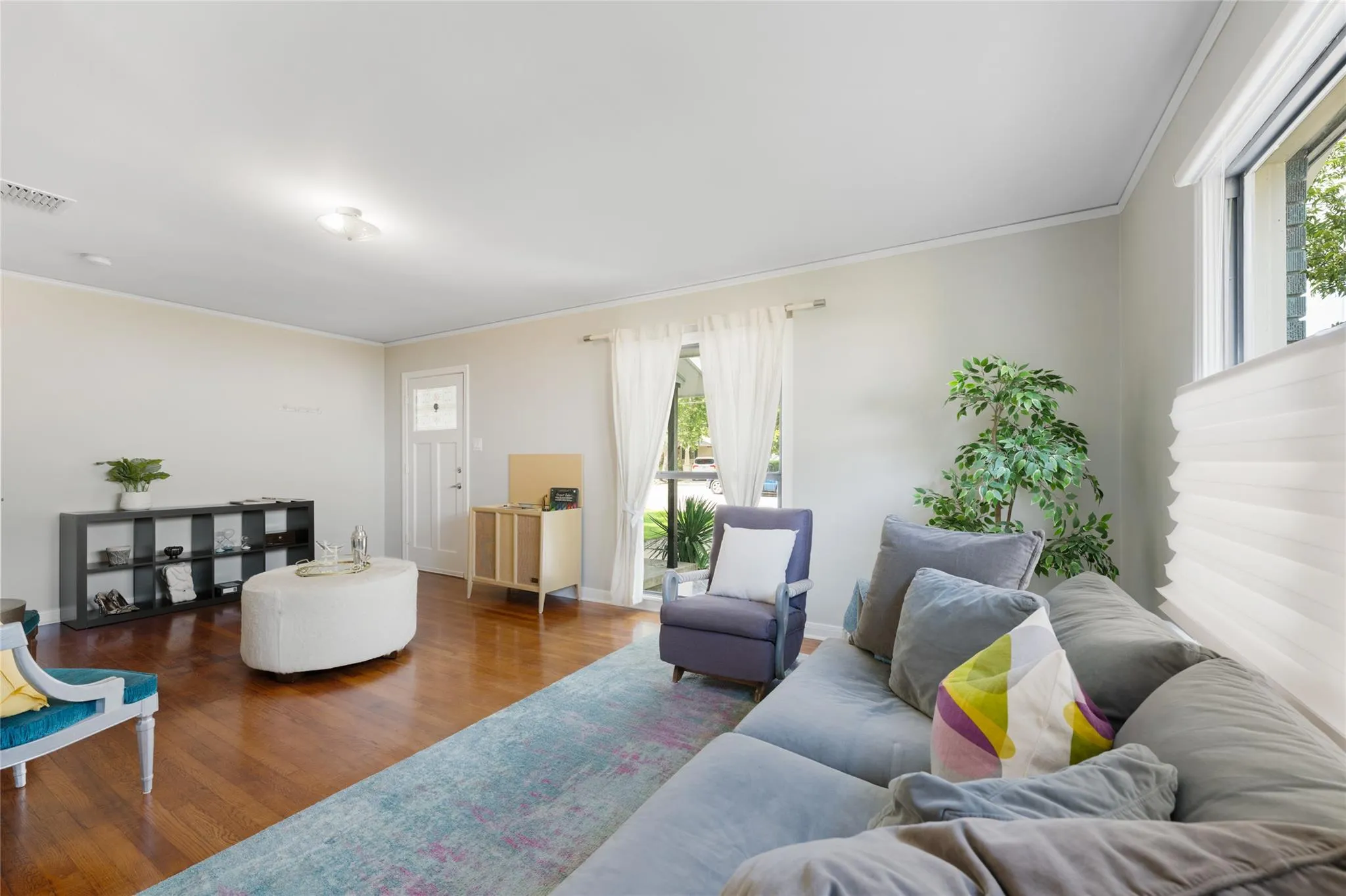 Photo 3 of 1404 JUSTIN LN #1