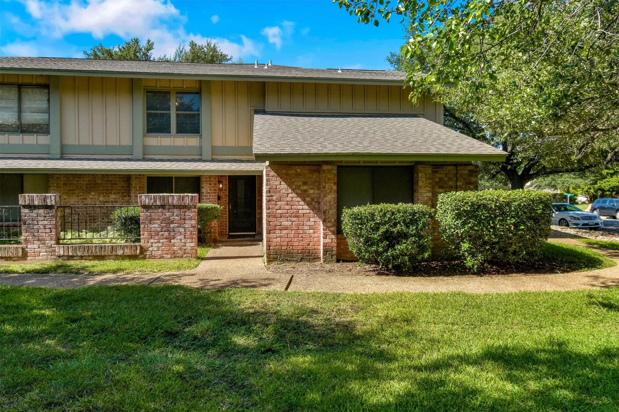 Photo 2 of 9602 COVEY RIDGE LN
