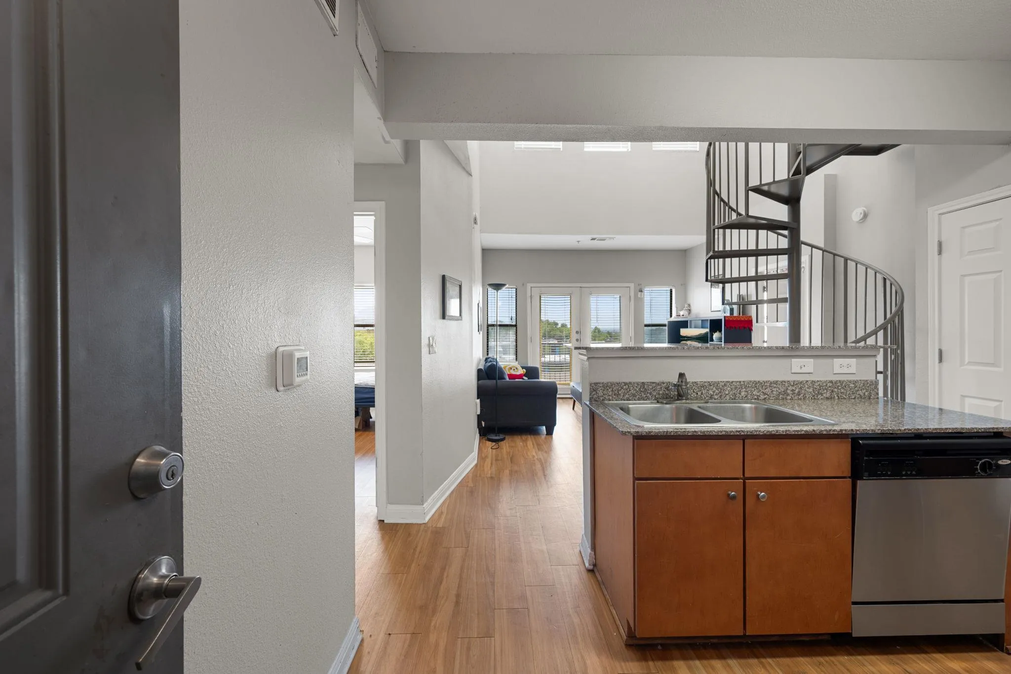 Photo 2 of 2502 LEON ST #508