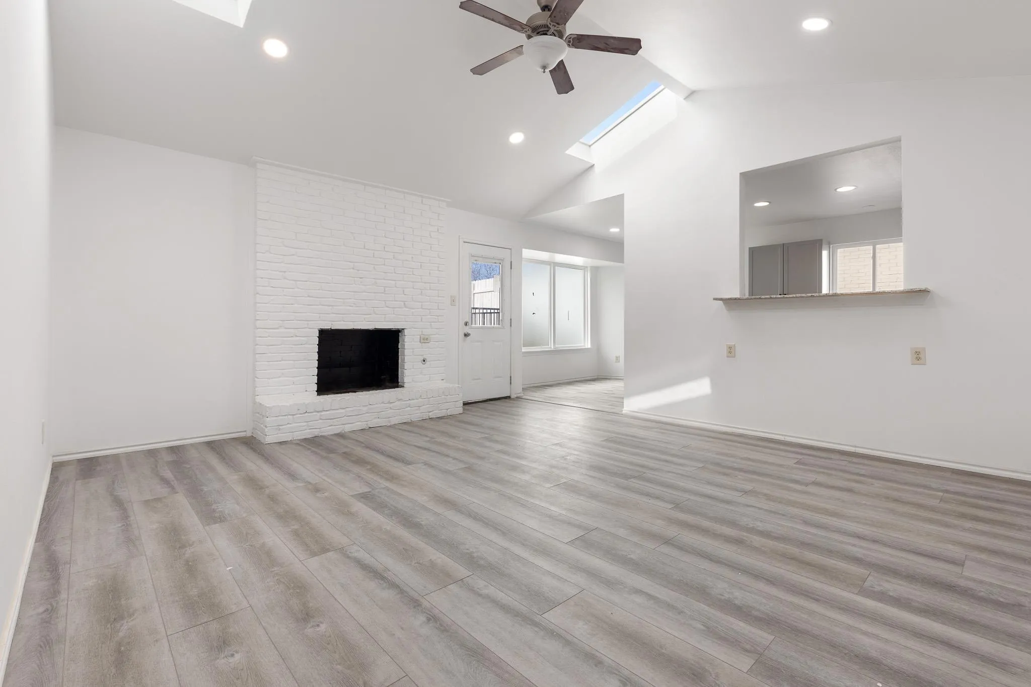 Photo 4 of 4806 CARSONHILL DR