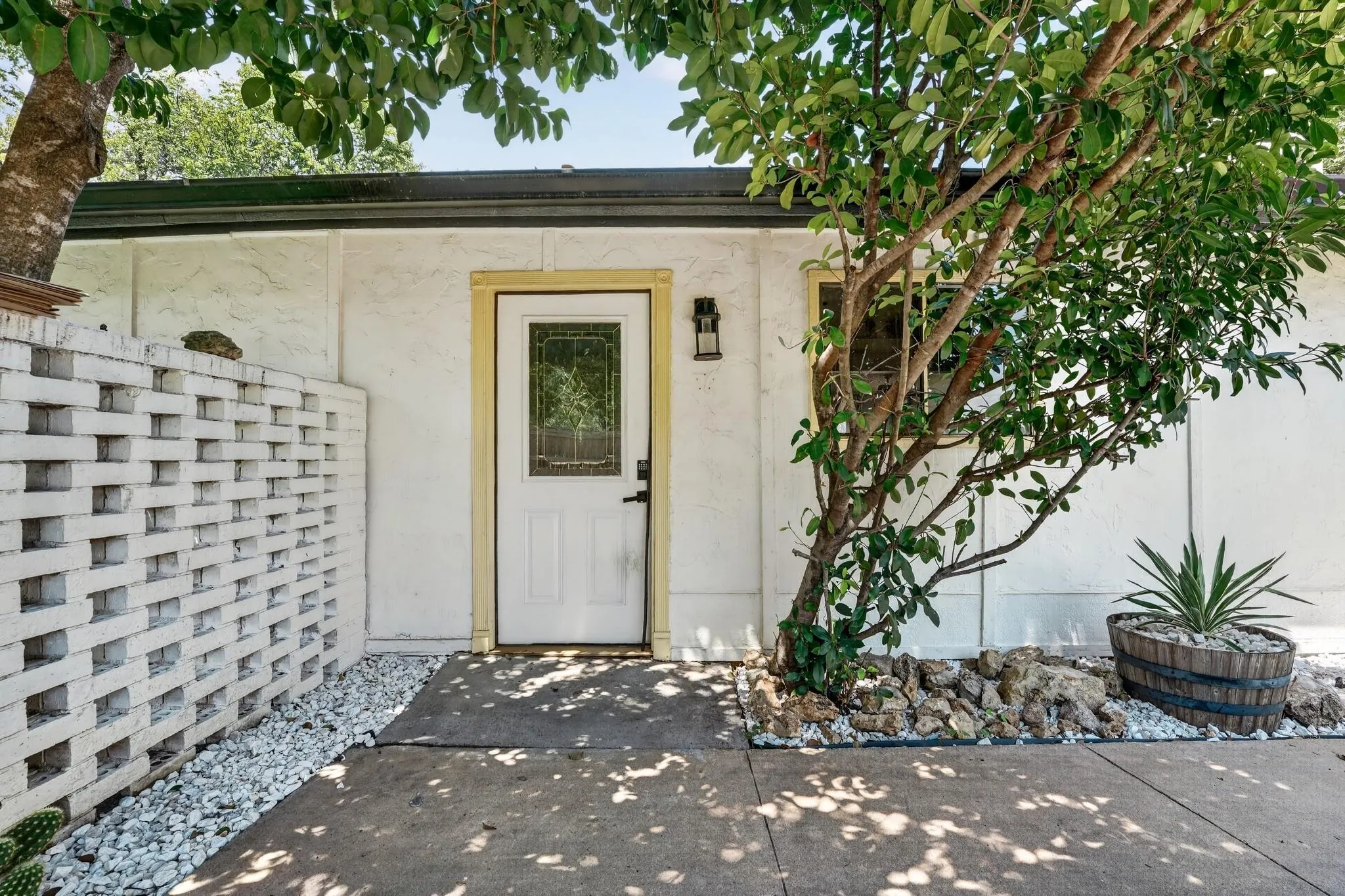 Photo 3 of 1628 ROYAL HILL DR