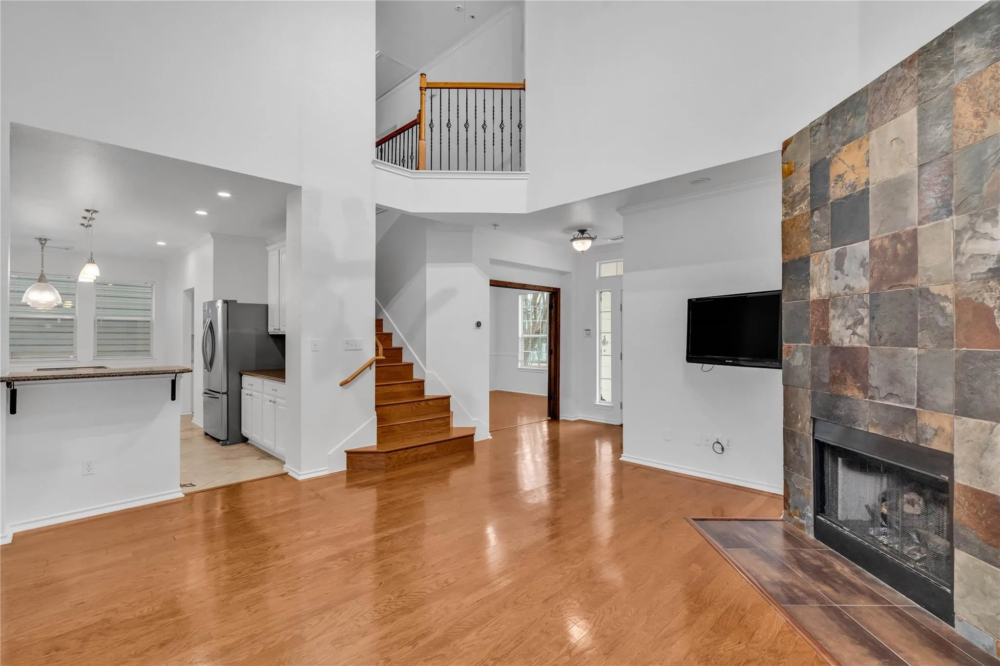 Photo 3 of 2606 KINNEY OAKS CT