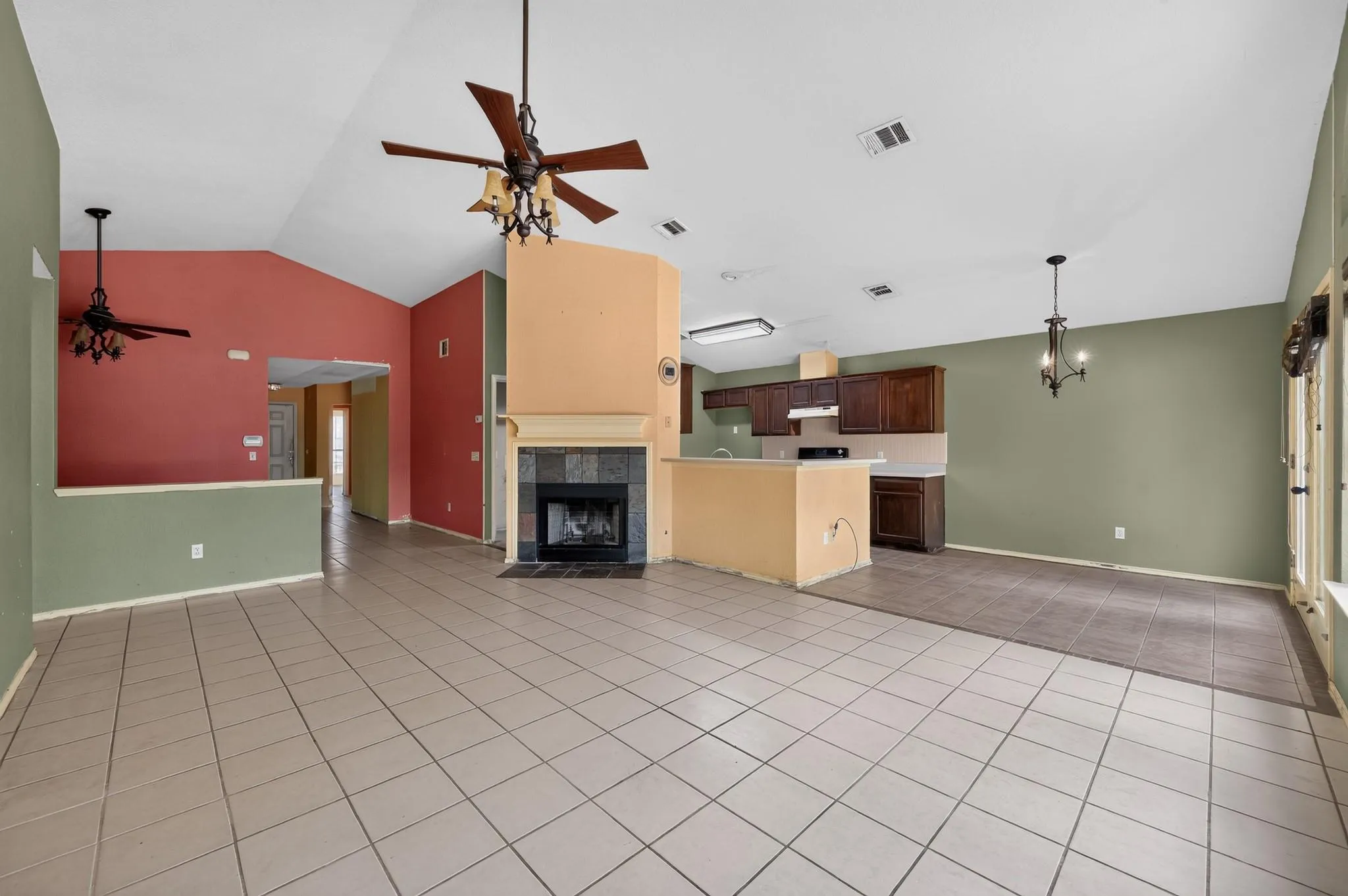 Photo 3 of 16803 DORMAN DR