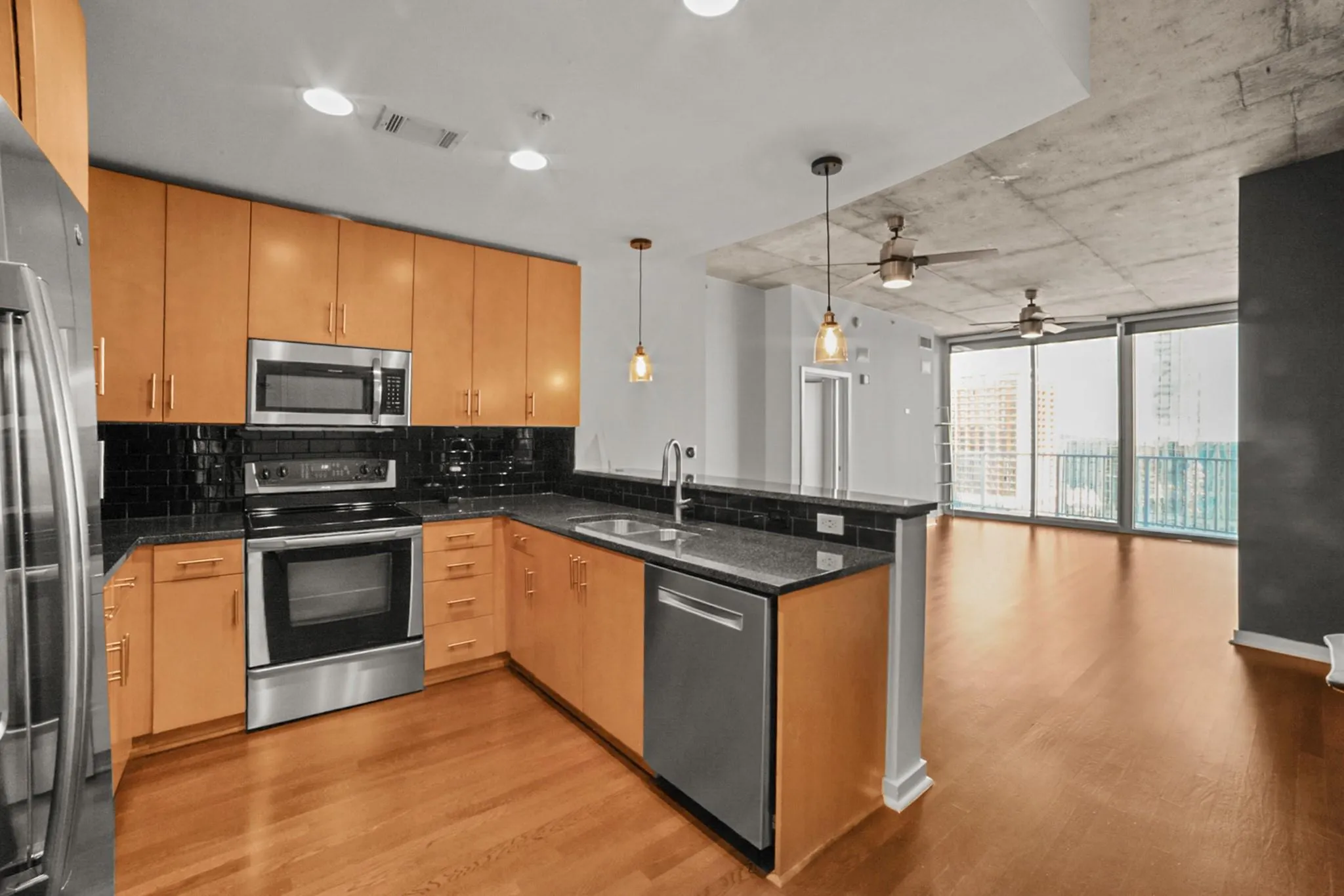 Photo 3 of 360 NUECES ST #1805
