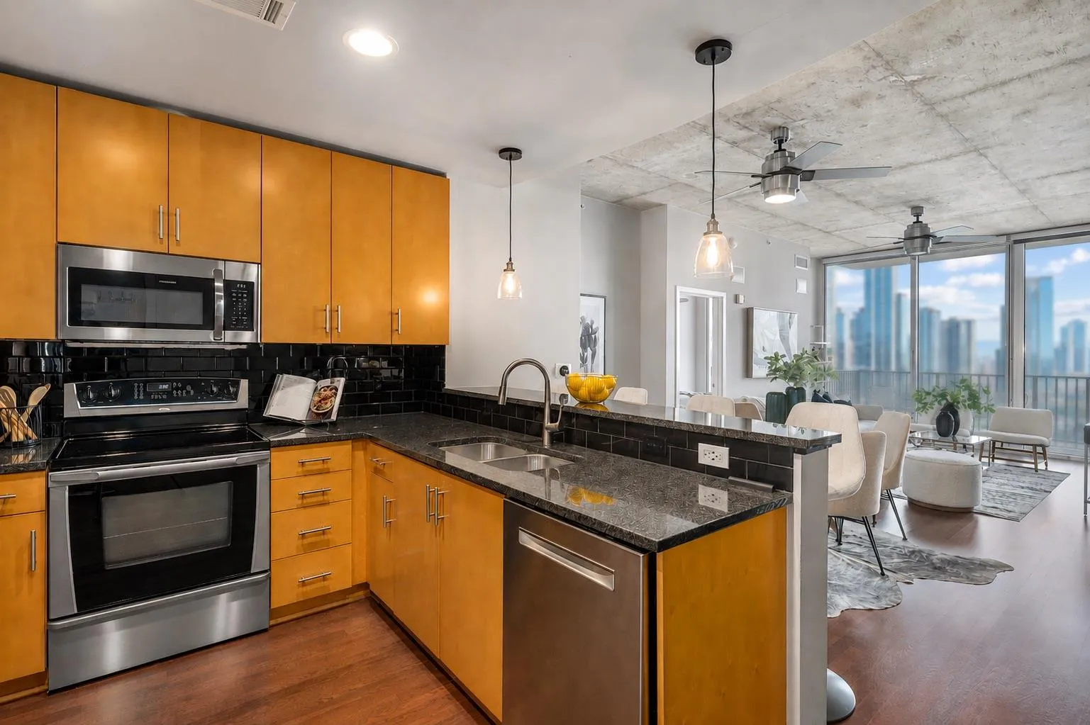 Photo 2 of 360 NUECES ST #1805