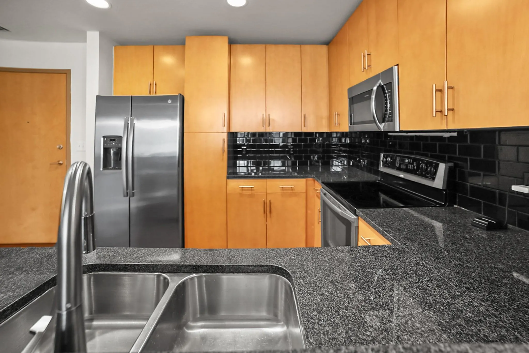 Photo 5 of 360 NUECES ST #1805