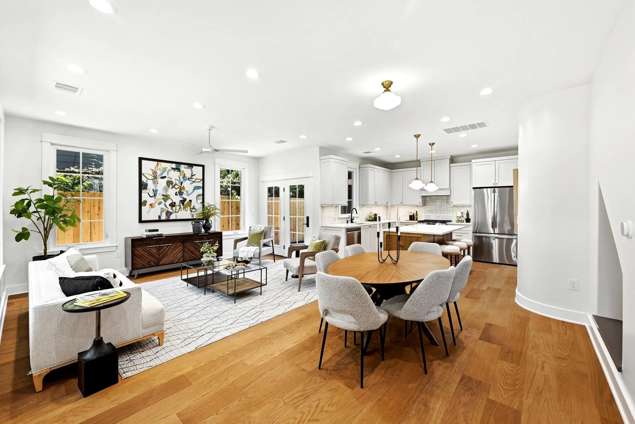 Photo 3 of 2212 CANTERBURY ST #2
