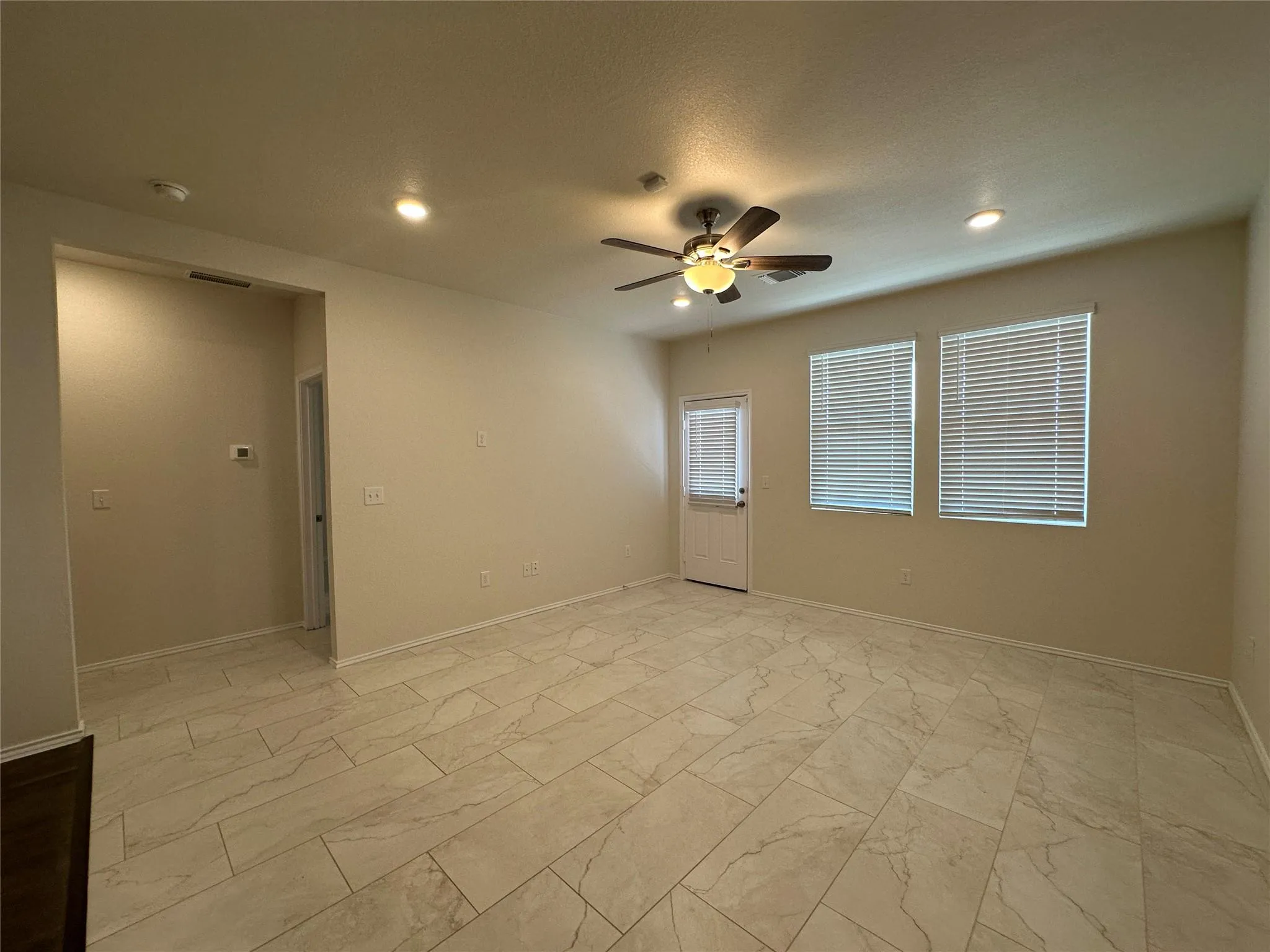 Photo 5 of 15024 BRECCIA RD