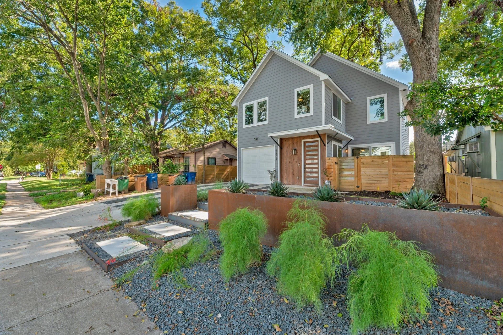 Photo 2 of 1807 HASKELL ST #A