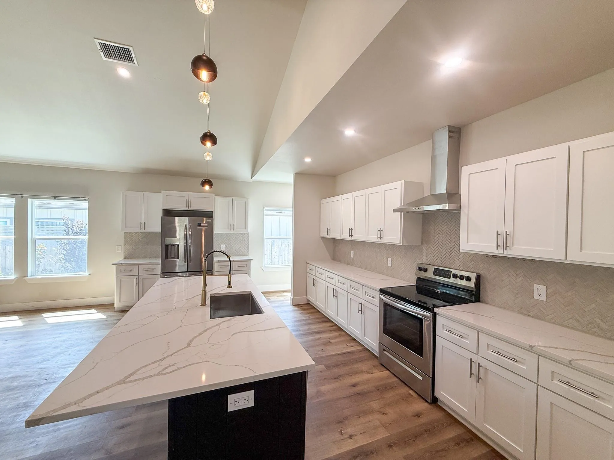 Photo 5 of 54 PERSIMMON DR DR