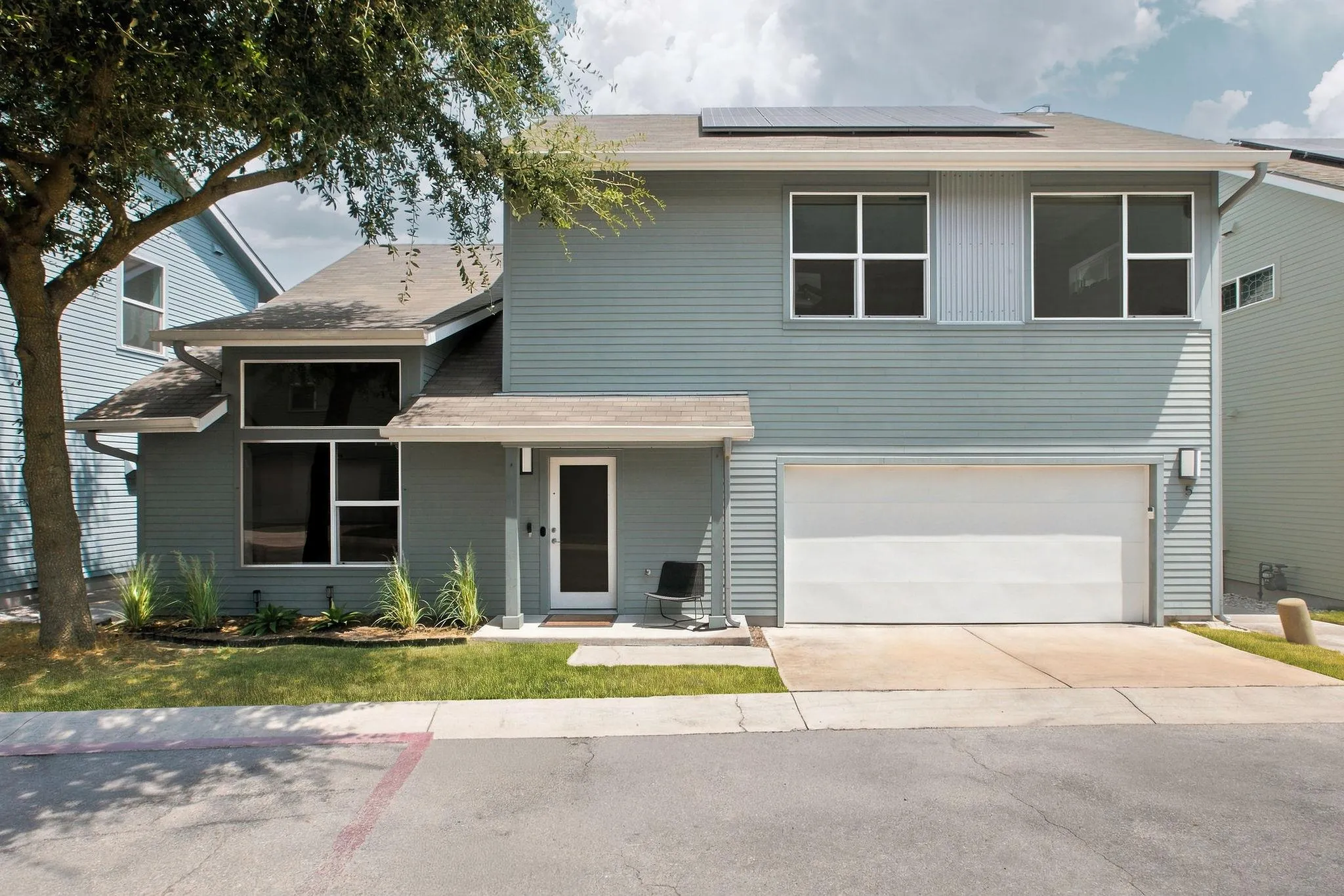 Photo 3 of 301 W STASSNEY LN #5