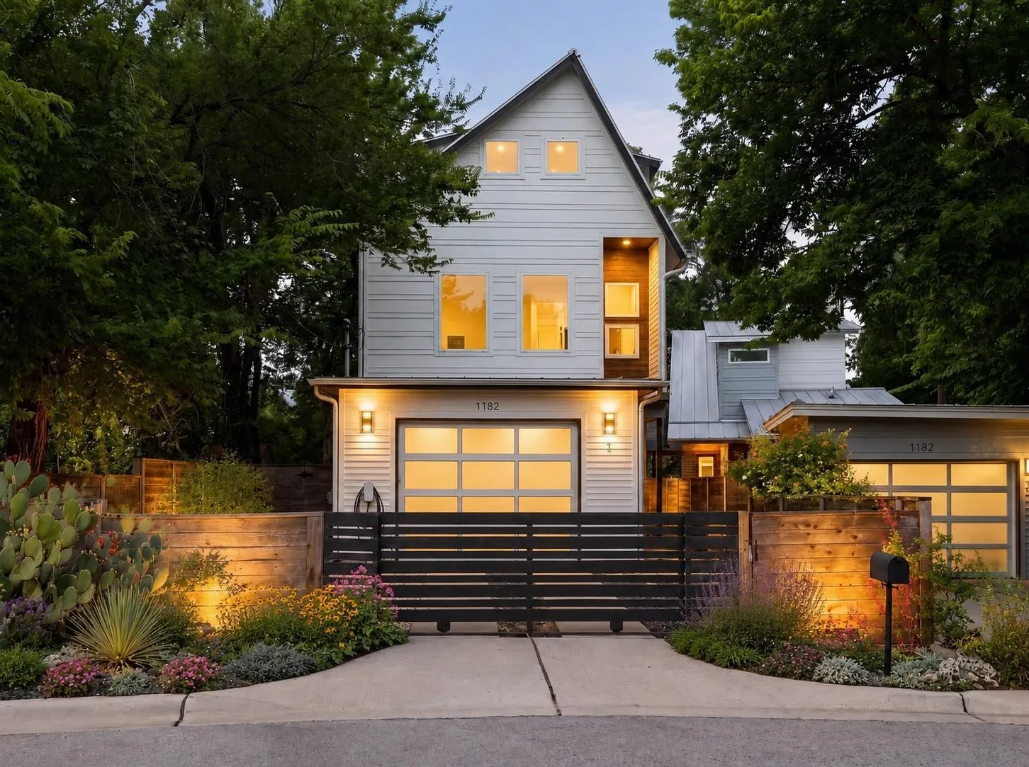 Photo of 1182 OAKGROVE AVE #A, Austin, 78702