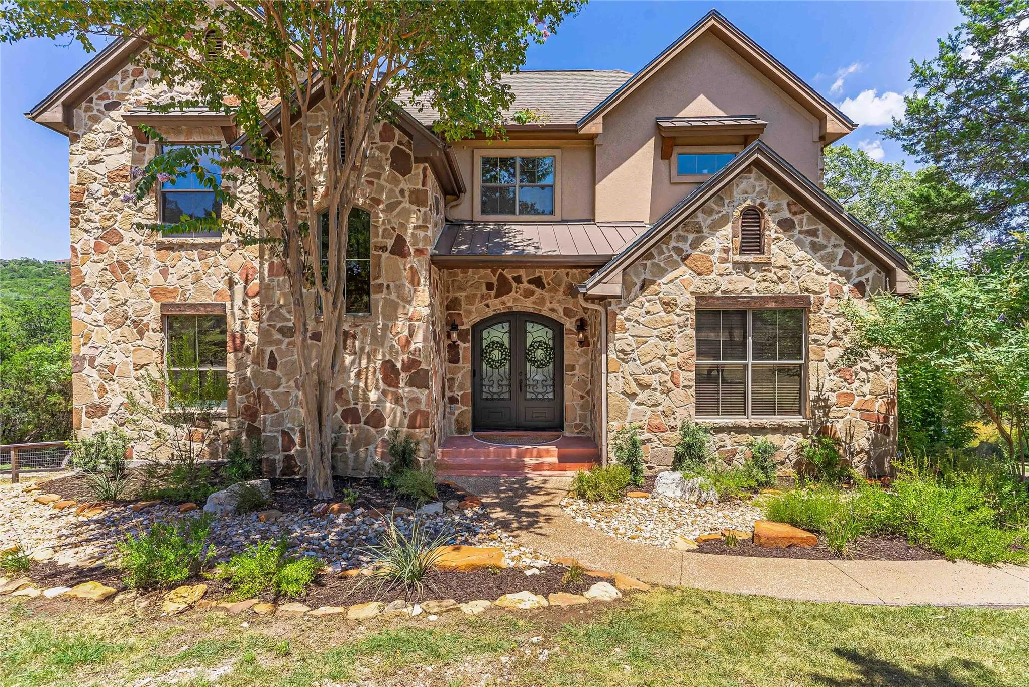 Photo 2 of 18202 W REED PARKS RD