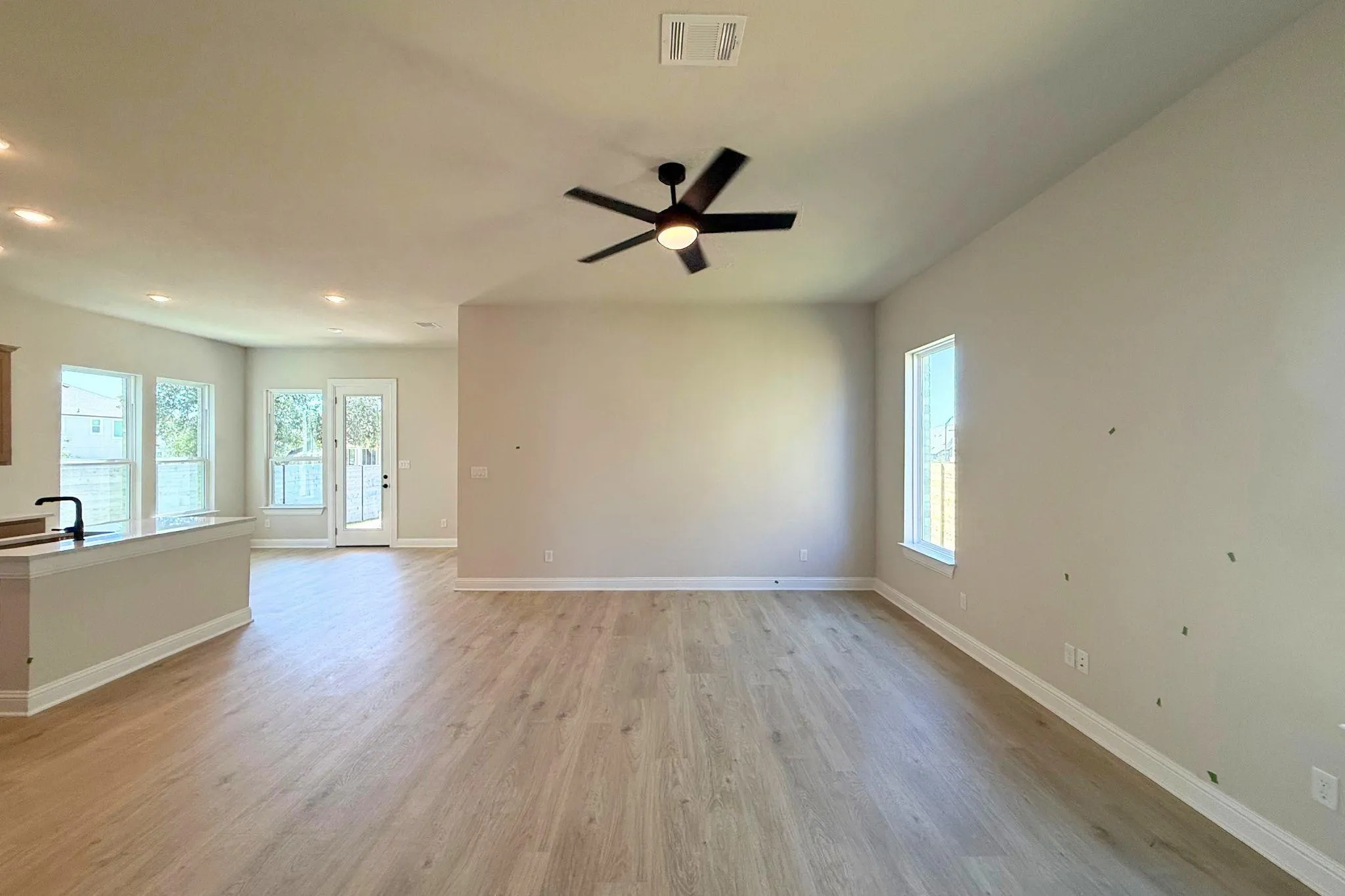 Photo 4 of 1105 STONEHILL DR