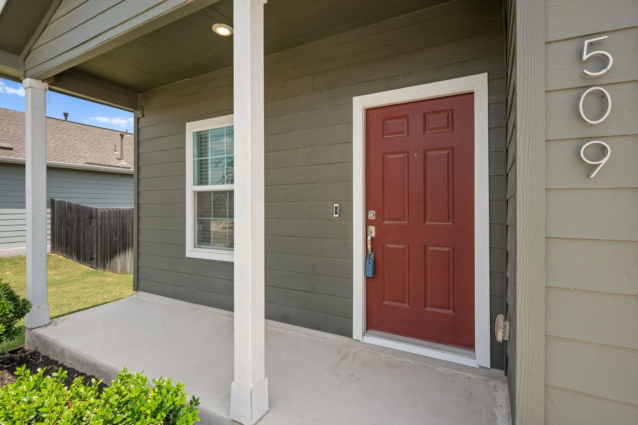 Photo 3 of 509 GABRIELS BLUFF DR