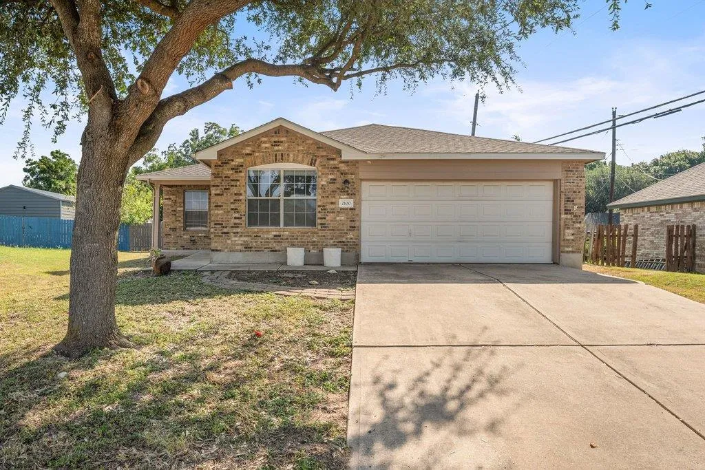 Photo of 2100 BOYER DR, Taylor, TX, 76574