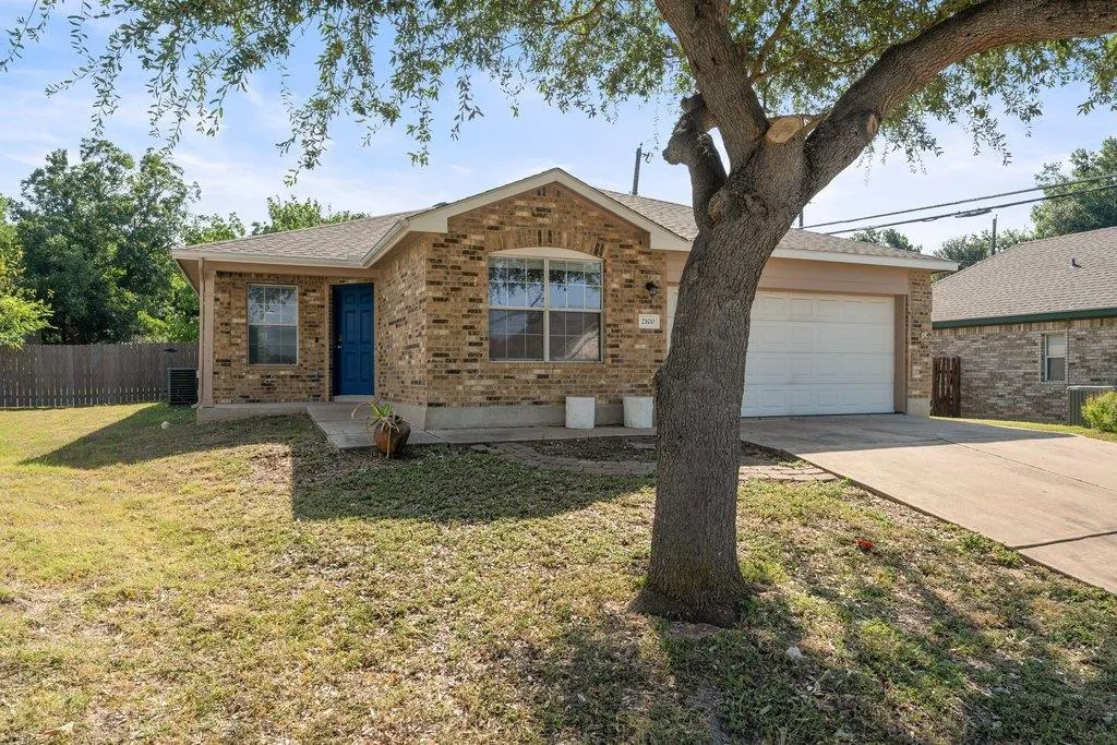 Photo 4 of 2100 BOYER DR