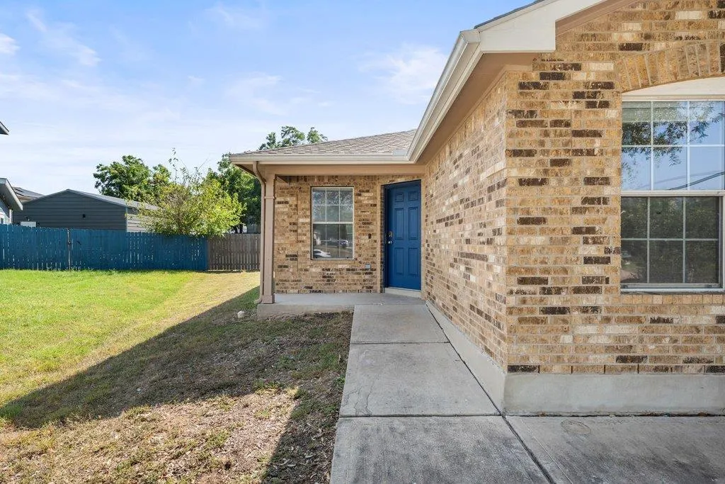 Photo 5 of 2100 BOYER DR