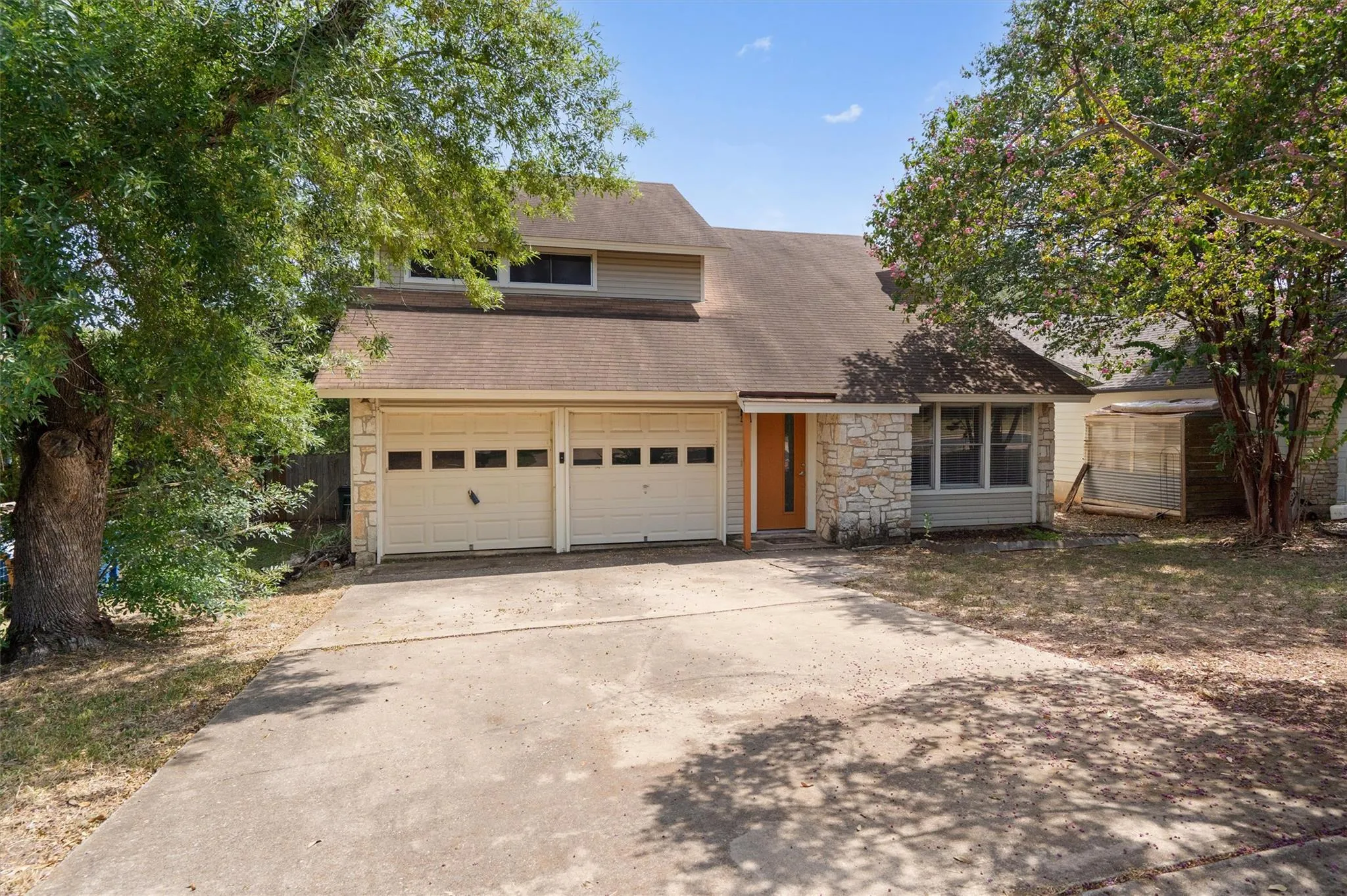 Photo 2 of 8501 SELWAY DR