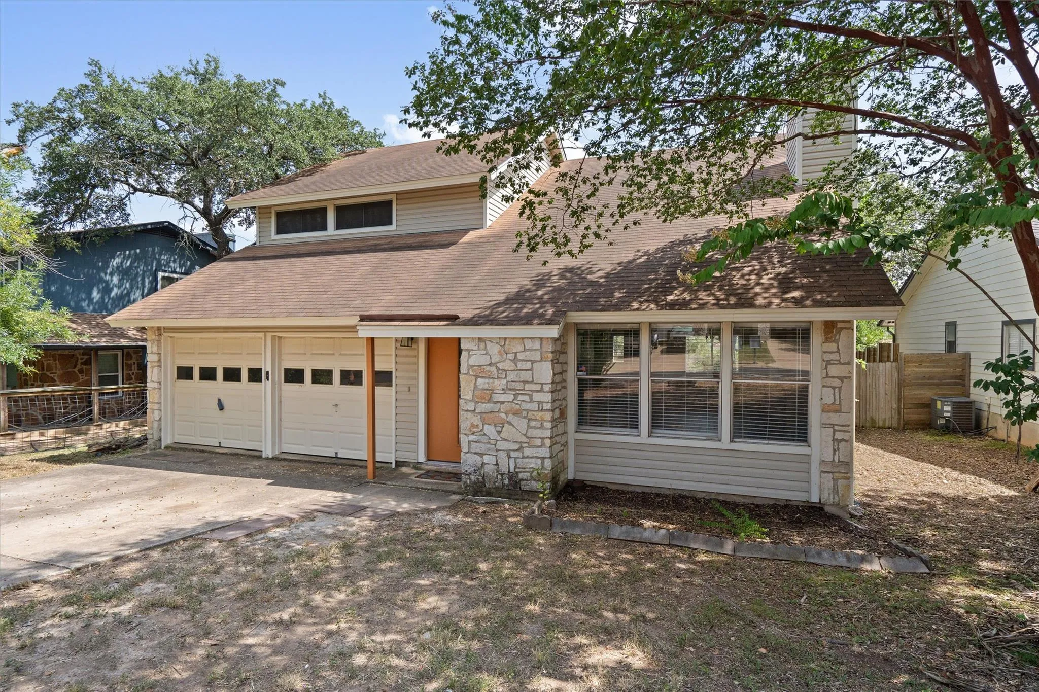 Photo 3 of 8501 SELWAY DR