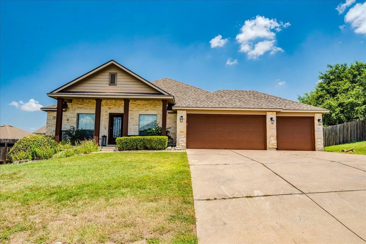 Photo of 17912 LINKHILL DR, Dripping Springs, TX, 78620