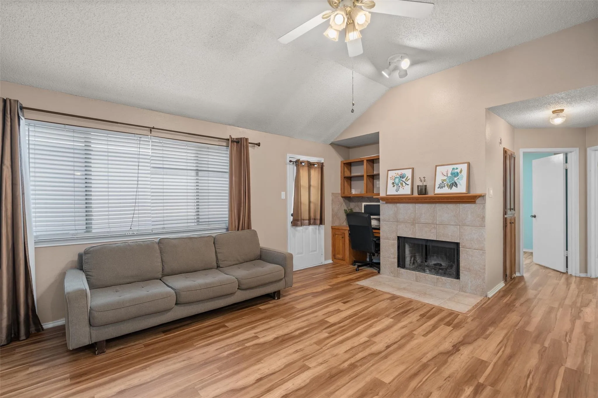 Photo 4 of 840 EAGLES WAY
