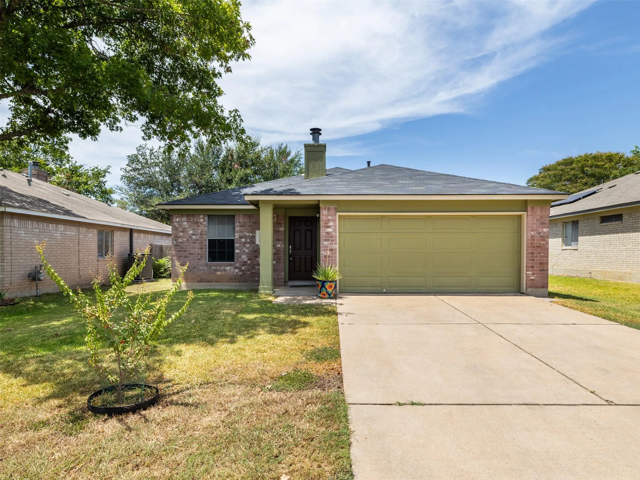 Photo 4 of 1104 LAURELLEAF DR