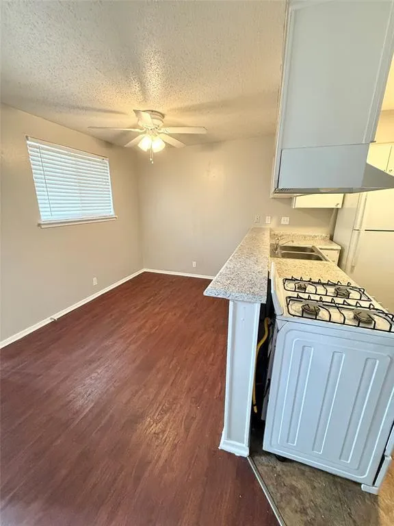 Photo 2 of 308 E 34TH ST #201