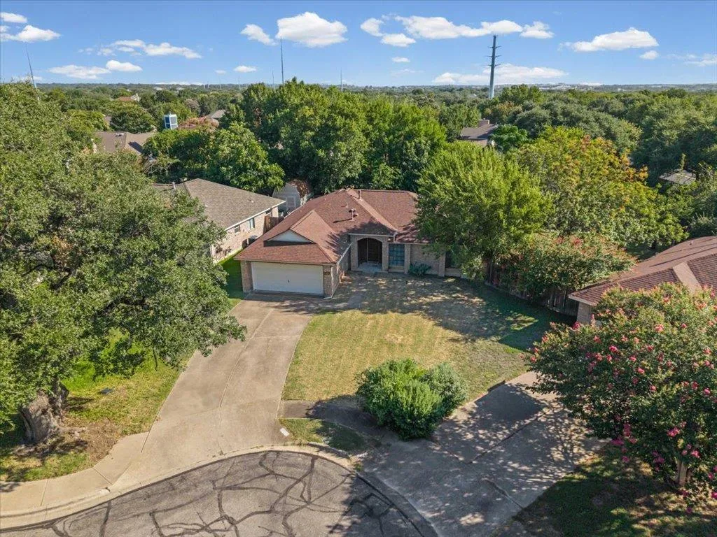 Photo 4 of 2510 BEVERLY CV