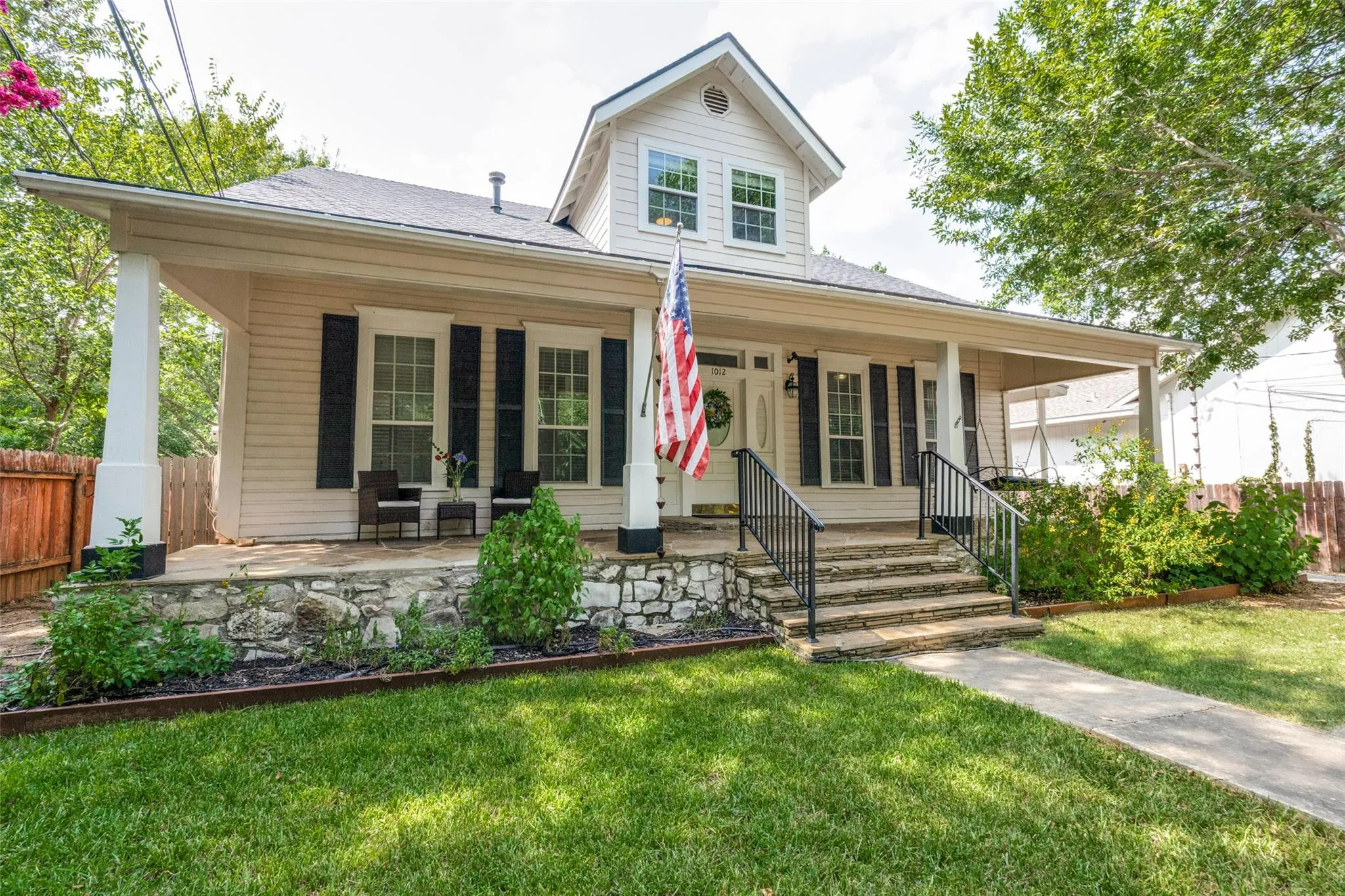 Photo of 1012 DAILEY ST, San Marcos, TX, 78666