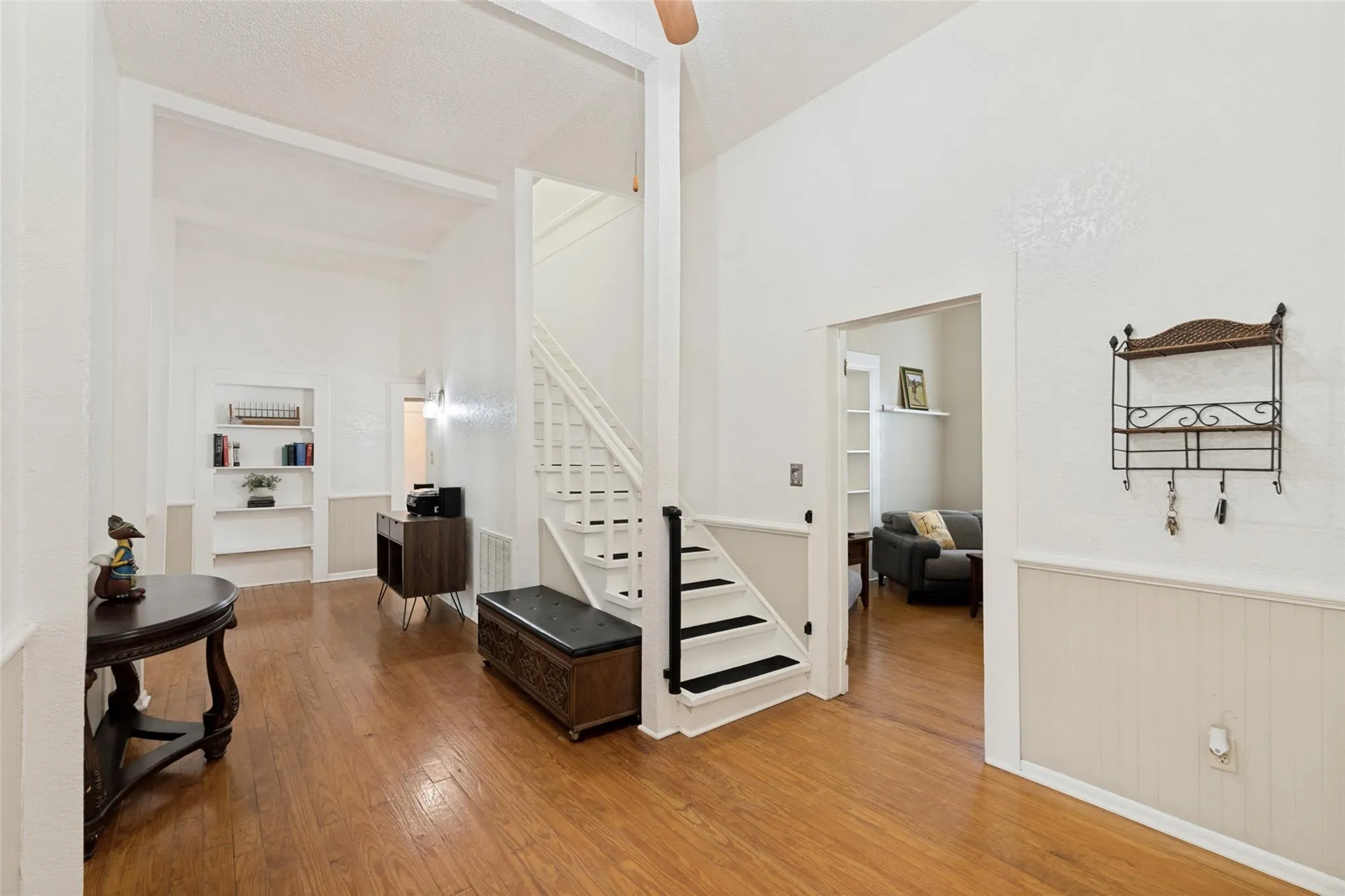 Photo 5 of 1012 DAILEY ST