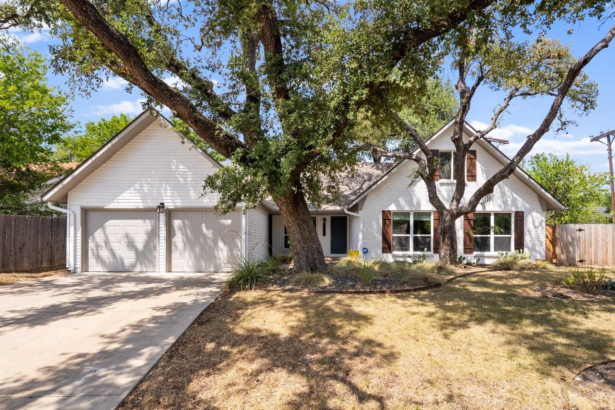 Photo 3 of 2600 ROGGE LN