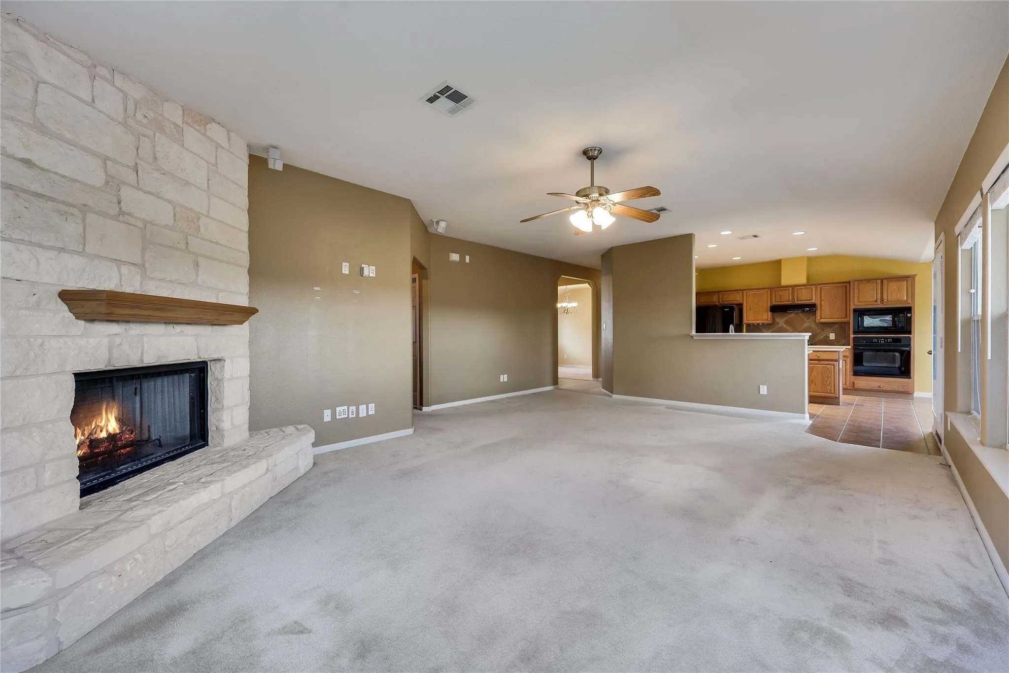 Photo 5 of 7312 WHITE OAK DR