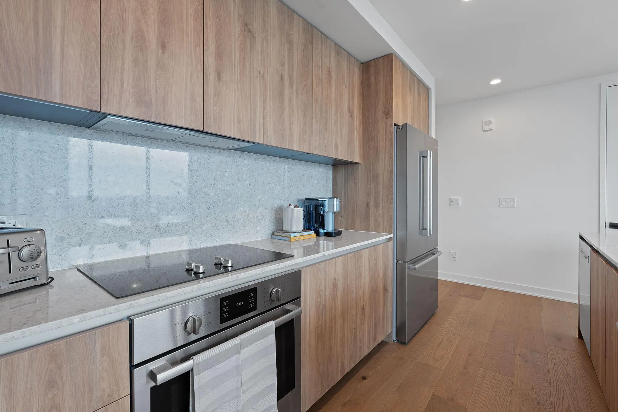 Photo 5 of 84 EAST AVE #1401