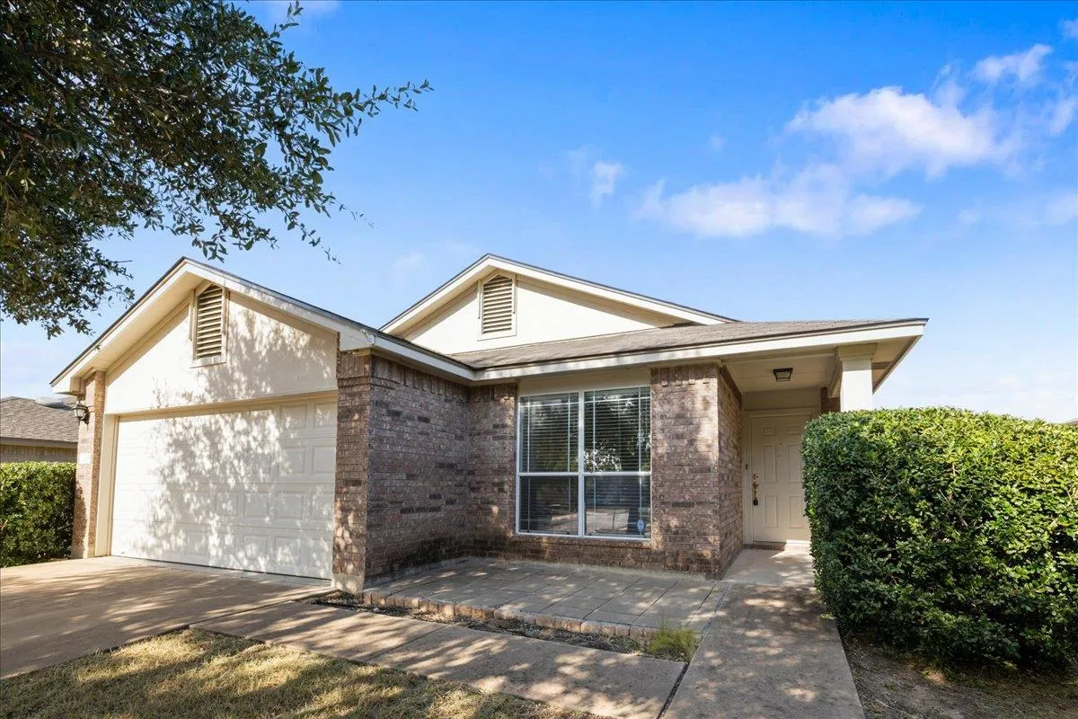 Photo of 1118 REMINGTON DR, Leander, TX, 78641