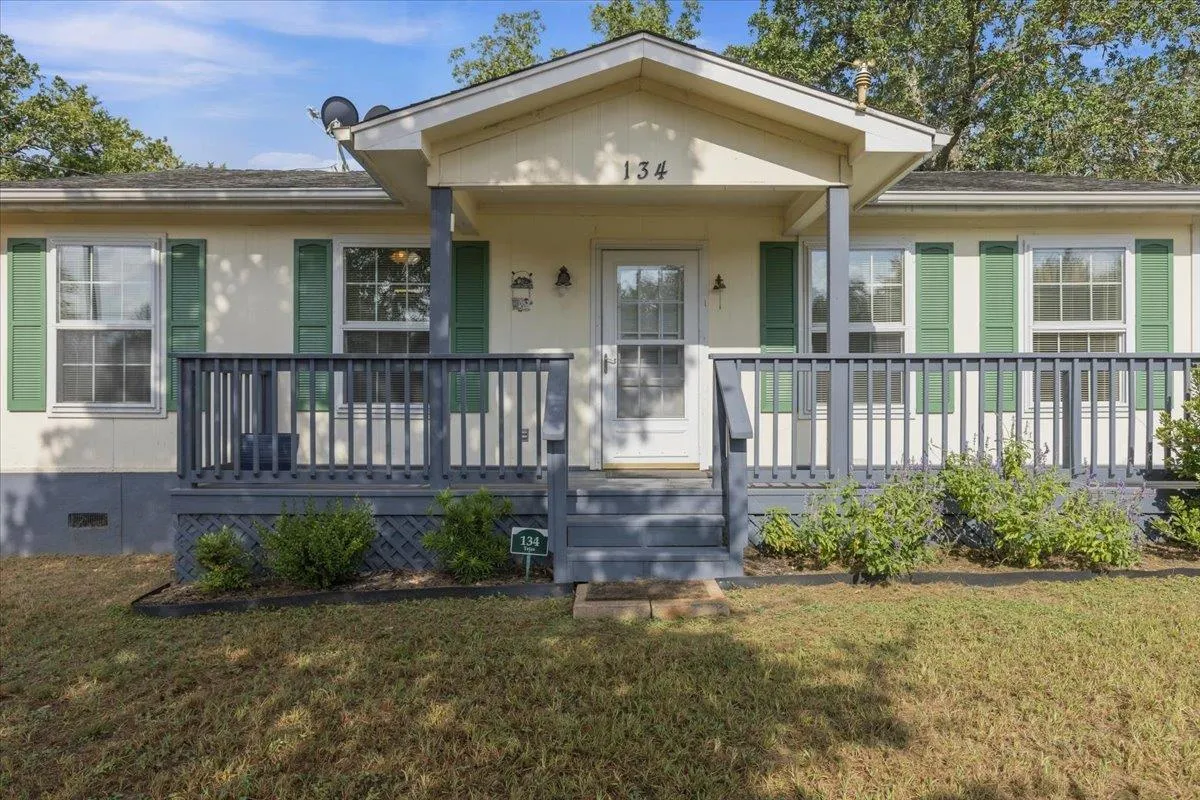 Photo 4 of 134 TEJAS ST