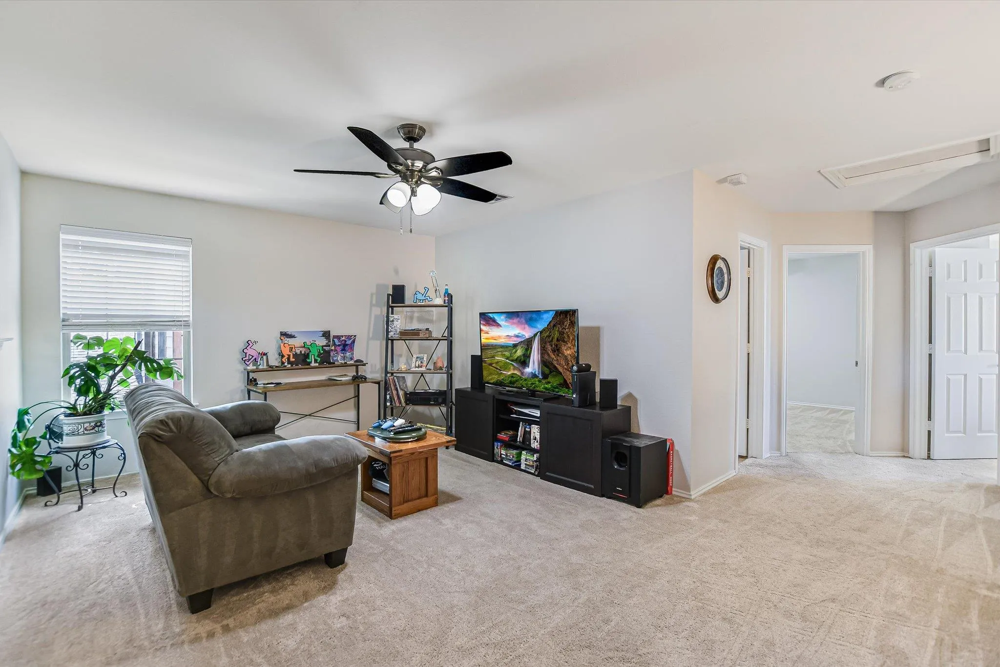 Photo 5 of 6809 DOYAL DR
