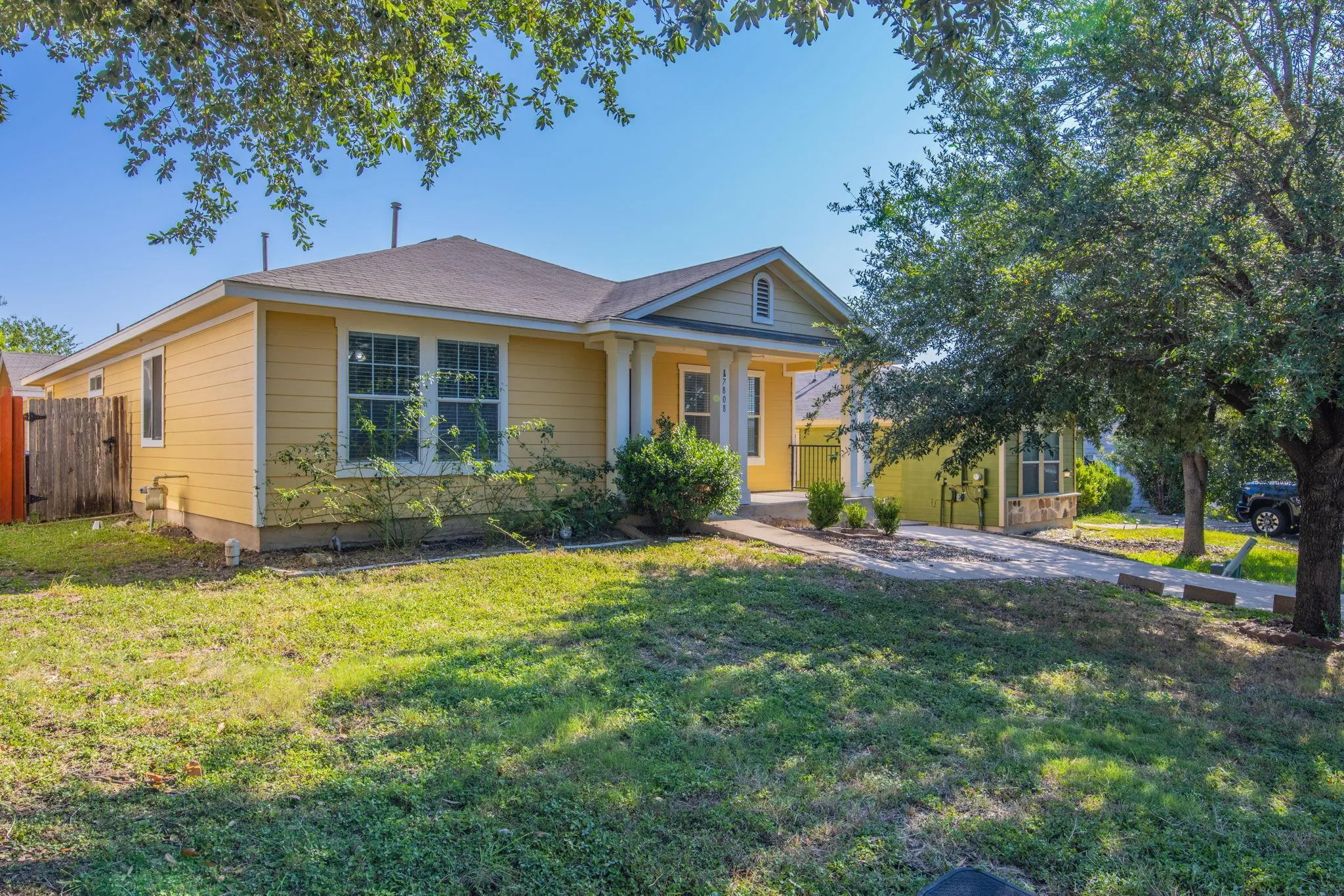 Photo 2 of 17808 GOLDEN VALLEY DR