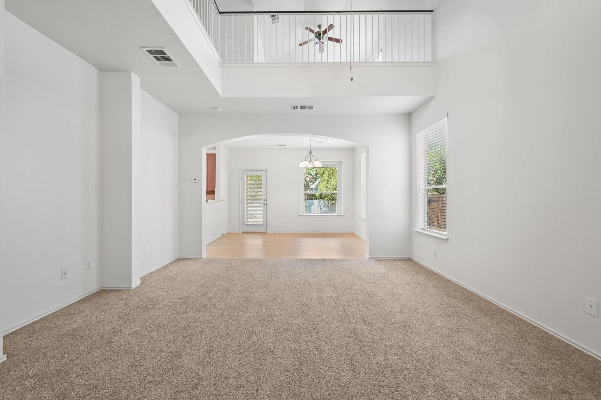 Photo 3 of 1606 YOAKUM ST #254
