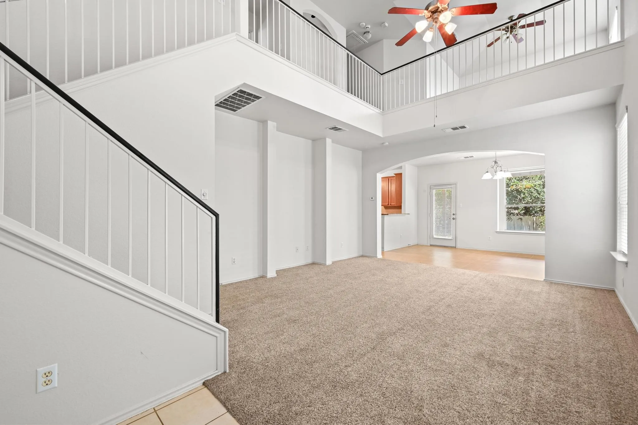 Photo 2 of 1606 YOAKUM ST #254