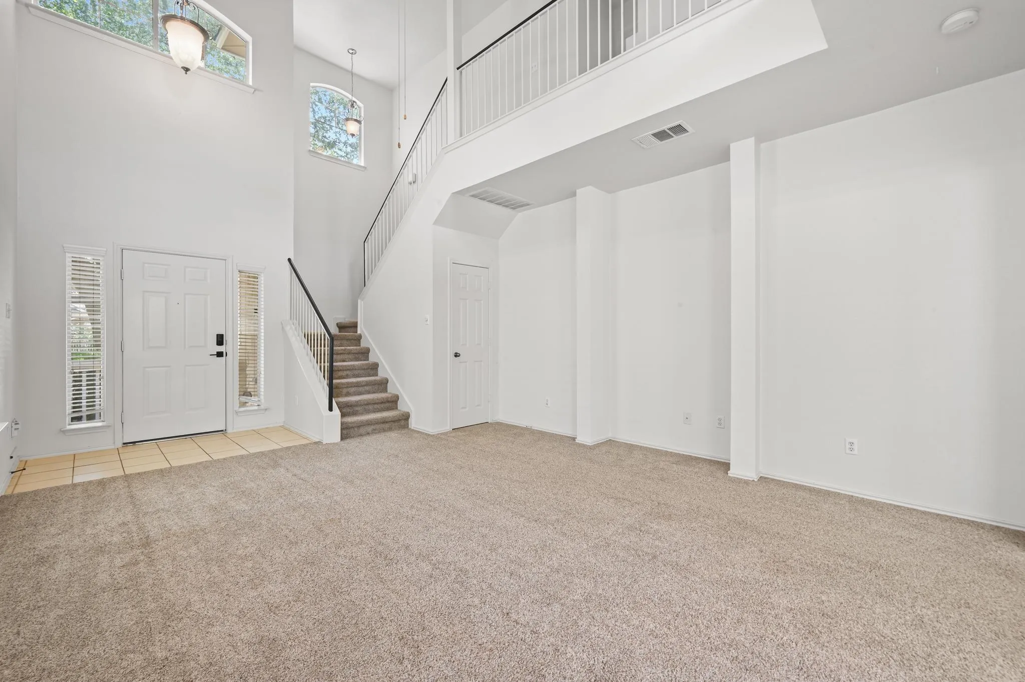 Photo 4 of 1606 YOAKUM ST #254