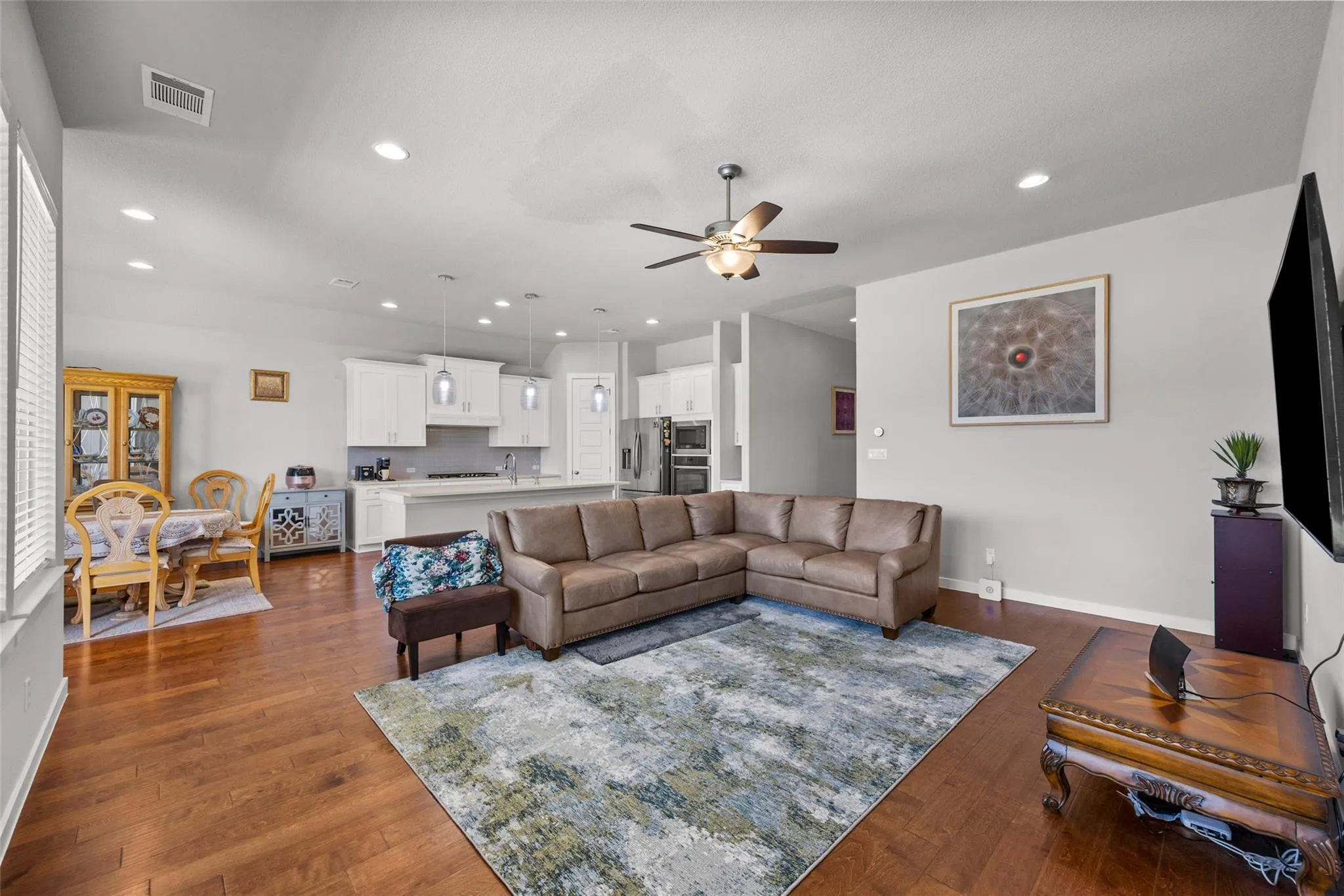 Photo 4 of 4376 HANNOVER WAY