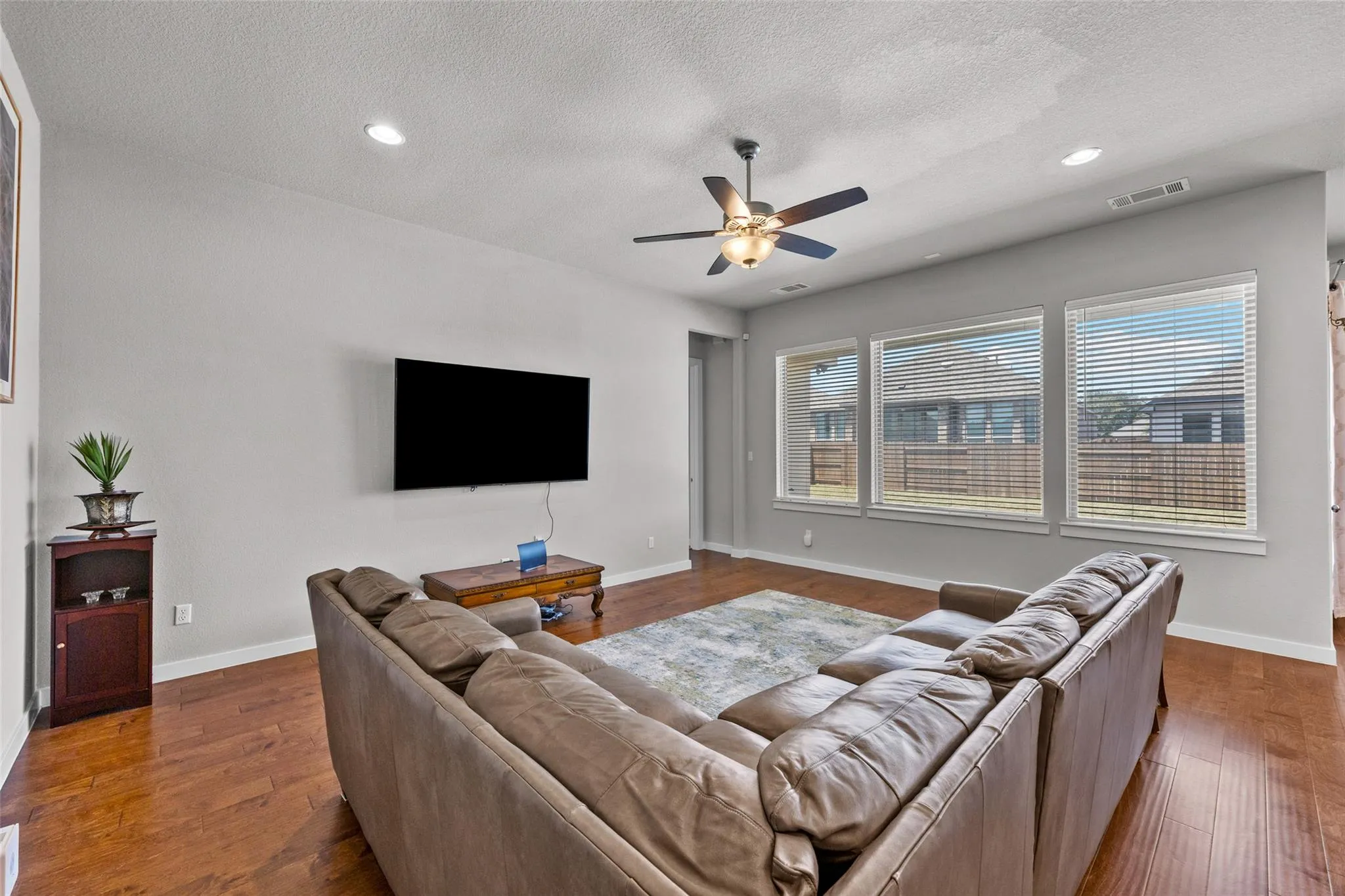 Photo 5 of 4376 HANNOVER WAY