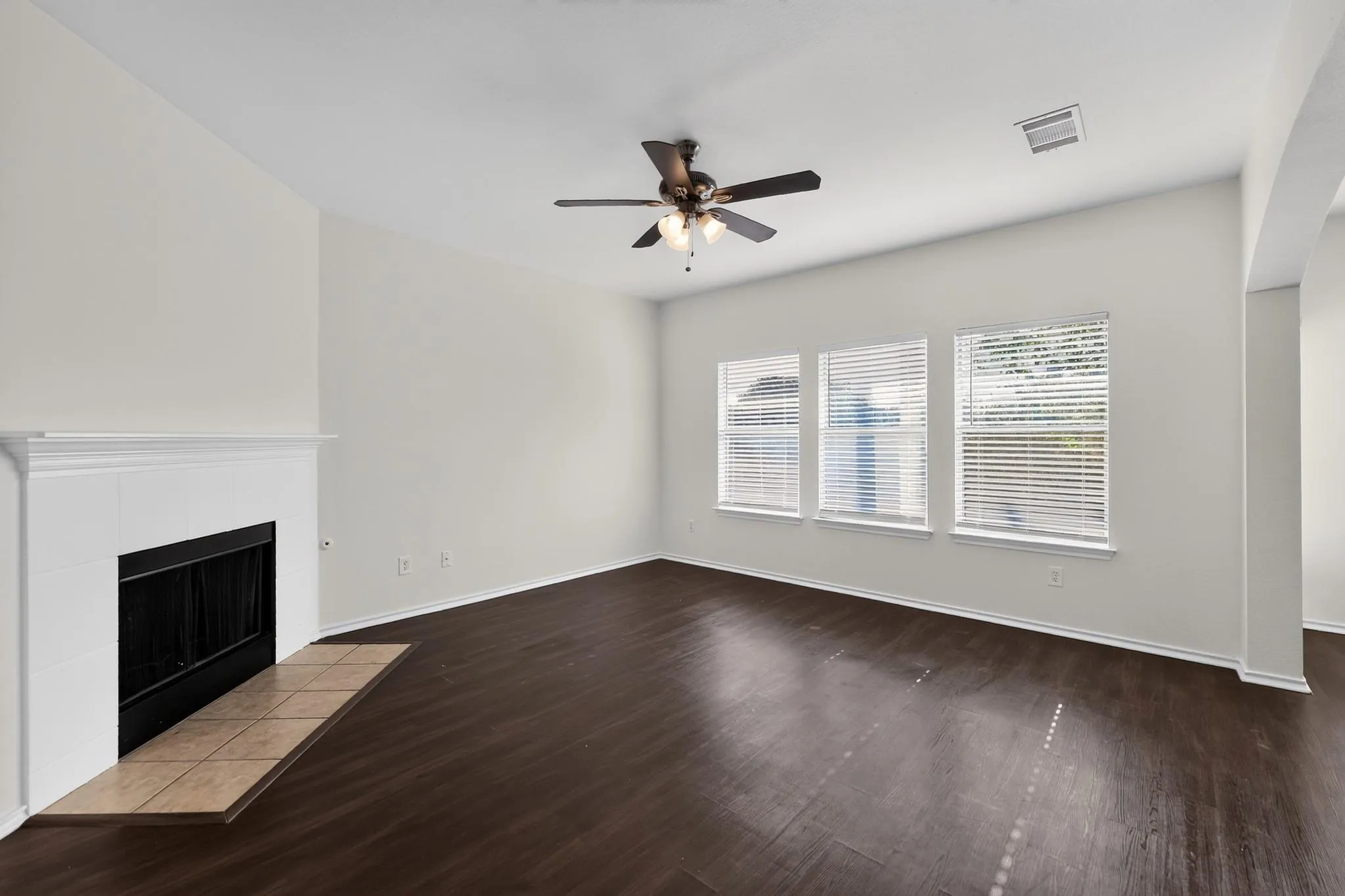 Photo 4 of 256 POPLARWOOD DR
