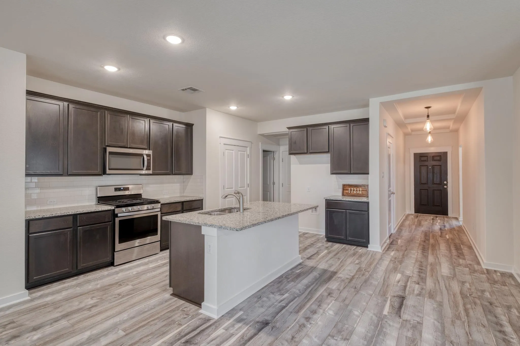 Photo 5 of 17232 BORROMEO AVE