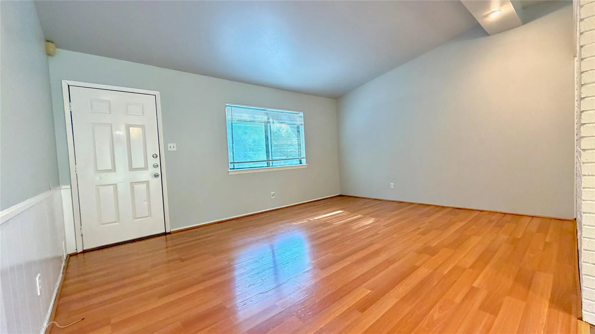 Photo 3 of 5213 HALMARK DR