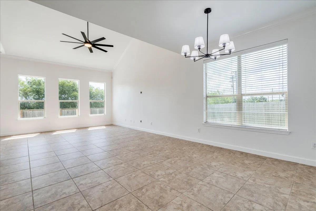 Photo 5 of 484 TRAVERTINE TRL