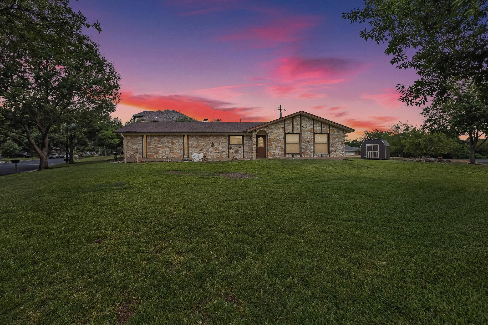 Photo 4 of 10608 DENELL CIR