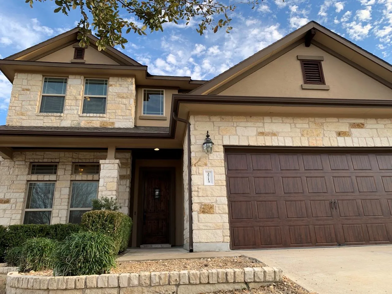 Photo 2 of 2713 SANTA ROSITA CT